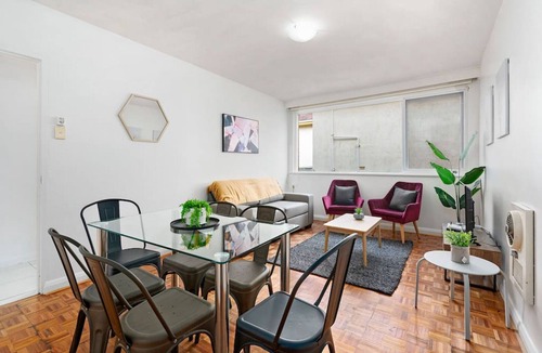St. Kilda East Apartment | Domi Rentals - The Cozy Balaclava