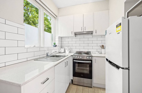 St. Kilda East Apartment | Domi Rentals - The Carlisle Apartments