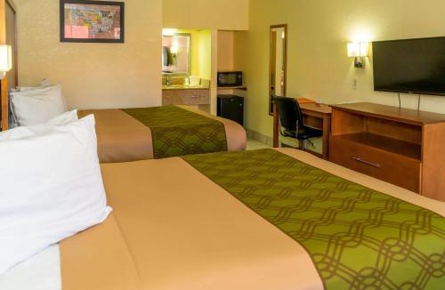 Weldon Cabin | Econo Lodge Weldon - Roanoke Rapids