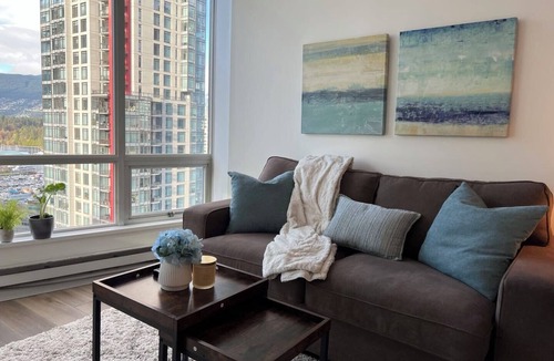 Coal Harbour Condo | Entire 1 Bedroom with View.