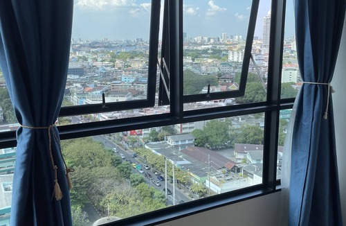 Khlong San Condo | Entire Condo 5 min walk to Iconsiam/BTS Klongsan Super fast wifi
