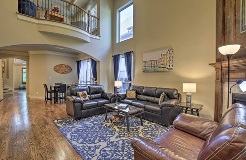 Las Colinas House | Family-Friendly Home w/Yard in Irving!