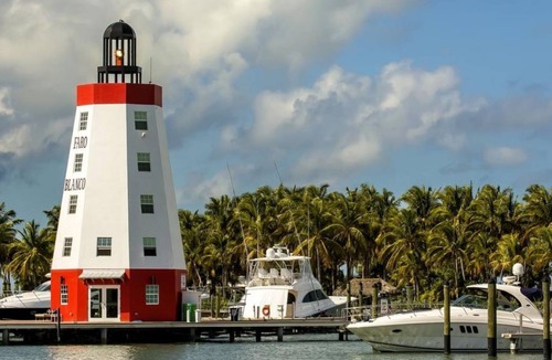 Marathon House | Friends and family escape! Four Lovely units, Pool, Near Keys Fisheries Market