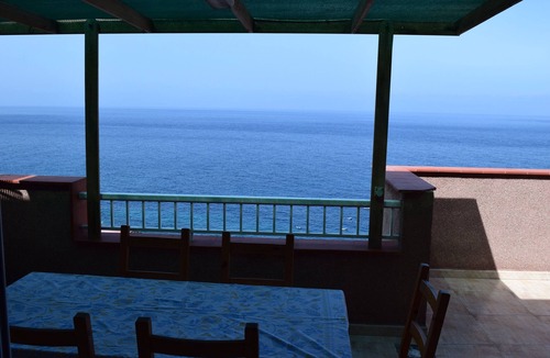 Puerto de Santiago Apartment | Front line apartment in Puerto Santiago-Los Gigantes with beautiful views.