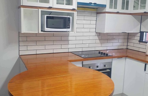 Geraldton Apartment | Geraldton CBD, 200m walk to the beach and coffee shops! New Reno 2br immaculate!