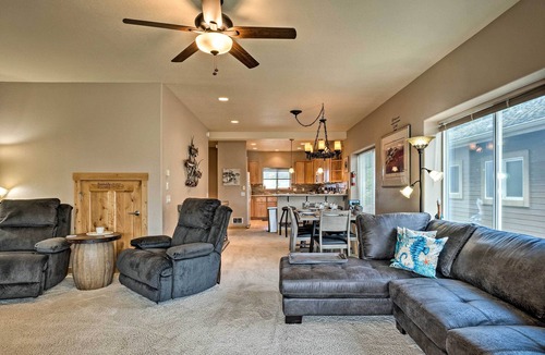 Gold Beach House | Gold Beach Townhome with Ocean Views & Sunroom!