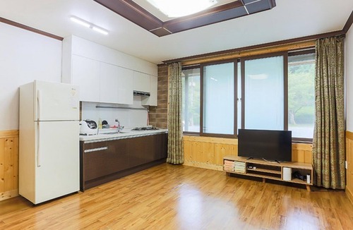Gongju House | Gongju Gyeryongsandeul Flower Pension