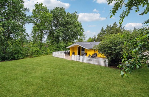Arrild Ferieby House | Gorgeous home in Toftlund with kitchen