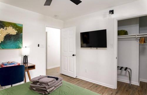 Winston - Salem Apartment | Grey Sapphire Hideaway - 2BR 2BA w Arcade & Pool