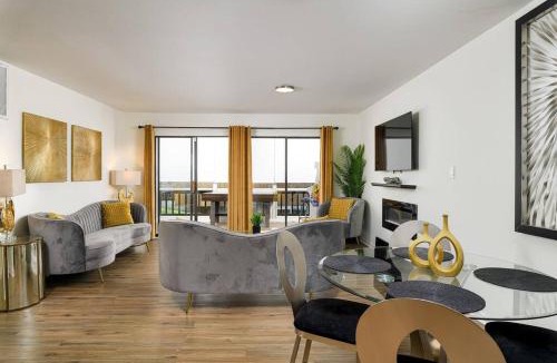 Winston - Salem Apartment | Grey Sapphire Hideaway - 2BR 2BA w Arcade & Pool