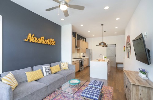 Nashville House | Hangout Suite 🎧❤️ on the Roof w/Skyline Views 🌇- ECH3