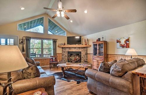 Hiawassee House | Hiawassee Cabin with Mtn Views Less Than 1 Mi to Lake!