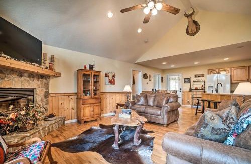 Hiawassee House | Hiawassee Cabin with Mtn Views Less Than 1 Mi to Lake!