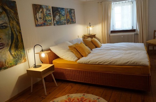Rhodt unter Rietburg Other | Historic farmhouse in the village center. Family-friendly. Pet friendly!