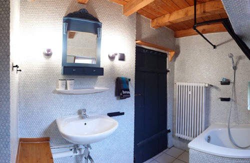 Rhodt unter Rietburg Other | Historic farmhouse in the village center. Family-friendly. Pet friendly!