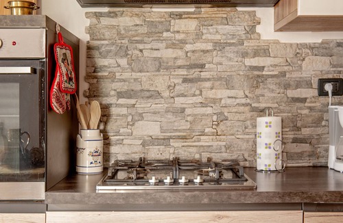 Asciano Pisano House | Holiday Home 'Casa Zito' with Mountain View, Private Terrace and Wi-Fi