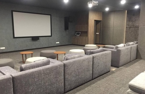 Ampang House | Homestay [Private Cinema] + KLCC viewing