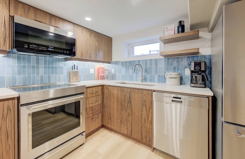 Hespeler House | Homey Hespeler Hideaway - Casita Benani Luxury Basement Suite