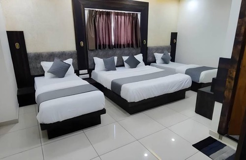 Vadodara Hotel | Hotel ∙ 3 guests