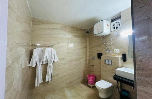 Banikhet Hotel | Hotel Honeymoon In Dalhousie #Only Couple and family allowed