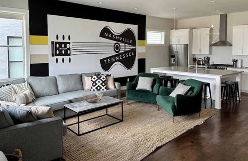 Hadley - Washington House | Huge Nashville Stunner Breathtaking Downtown Views