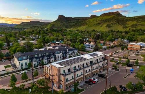 Golden House | Incredible Golden Location Close to Red Rocks and School of Mines