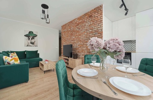 Srodmiescie Apartment | Jednosci Narodowej 190A Apartment Parking
