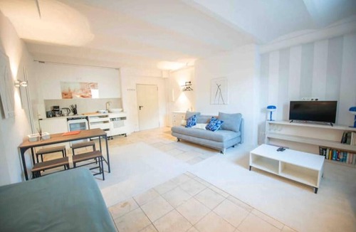 Borgfelde Apartment | King-size bed/near city & Alster/quiet