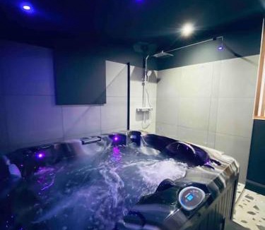 Saint-Bruno - Saint-Victor Apartment | La Litchi Le 50 Suites and Spa centre ville