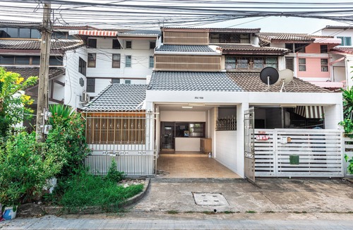 Anusawari House | Large townhome in Bang Khen, Bkk 2-minute walk from BTS. 15-min from DMK Airport