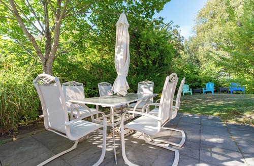 Briggs Farm House | LINENS and BATH TOWELS provided CENTRAL AIR!