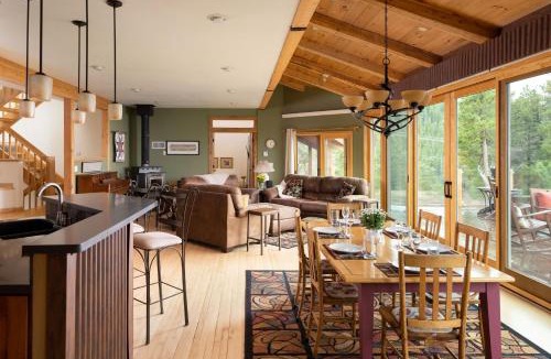Coal Creek House | Lookout Lodge in Wondervu home