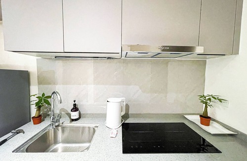 Tambo Apartment | Lovely & Spacious 1BR Penthouse across City of Dreams near Airport, Mall of Asia