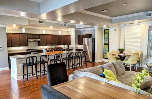 South Nashville Apartment | Lux, Cozy1Br Near Downtown + Free Parking + Wifi+ Pool
