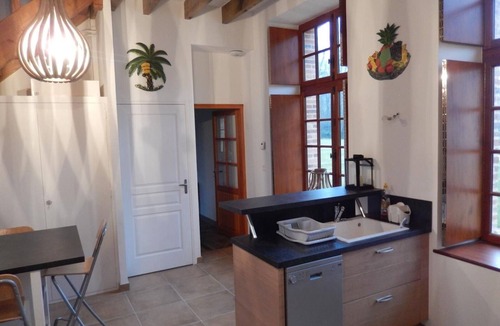 Tuffe Val de la Cheronne Cottage | Luxurious 4BR Manor with Private Pool and Modern Amenities, Close to Le Mans Circuit