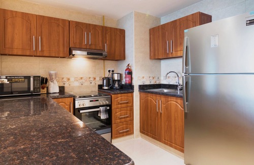 Rumailah Apartment | Luxury 1 BR Beach Apartment with Full Sea View
