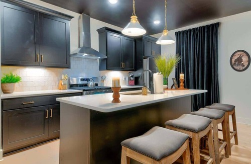 Talbot's Corner House | Luxury 4BR Home w/Game Room, 10 Beds & Nash Vibes