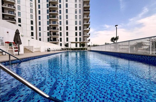 Abu Dhabi Apartment | Luxury 4BR, Yas Island by Ferrari World & Yas Mall
