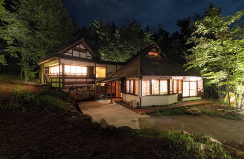 Azumino Villa | Maximum 16 people can be accommodated in a private villa with a half-open-air hot spring.