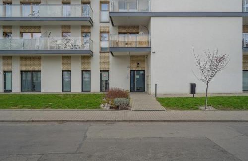 Fabryczna Apartment | Modern & Cozy Przedmiejska Apartment in Wroclaw by Noclegi Renters