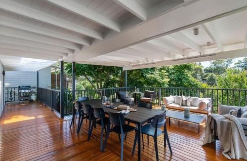 Mollymook Beach House | Mollymook Golden Sands - timeless 5 BR beach house