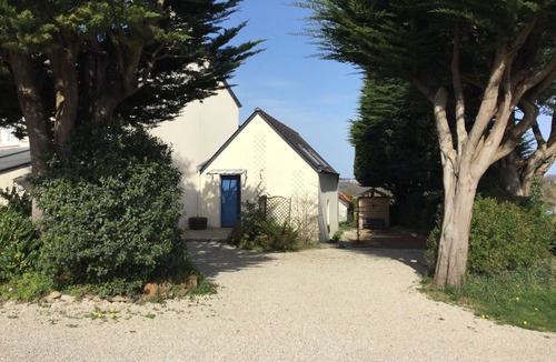 Plourin-les-Morlaix Cottage | Morlaix, cottage in a rural setting and relaxing 8km from the sea
