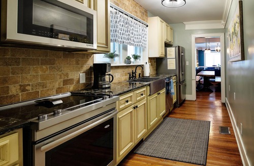 Edgehill House | Music City Mansion on Historic Music Row. Corp - Retreats & Large Groups