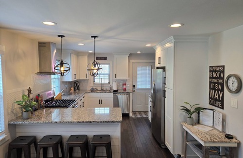 Inglewood House | NASHVILLE RETREAT! 8 BEDS, 12 PPL, 4 Rooms, 2.5Bath, GAMES, FIREPIT, YARD, GRILL