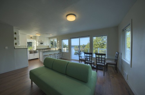 Langlois House | Natural Beauty Surrounds This Lakefront Property