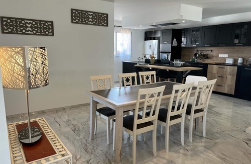 Fresnes Bed & Breakfast | New house~ Zoo et Châteaux 3 stars 11 pers