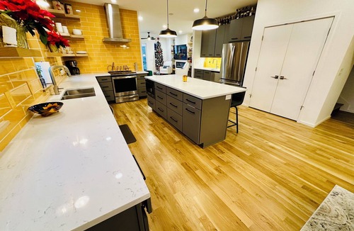 Shelby Hills House | New Luxury Custom House near Downtown, spacious & modern with Fun Amenities!
