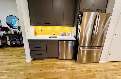 Shelby Hills House | New Luxury Custom House near Downtown, spacious & modern with Fun Amenities!