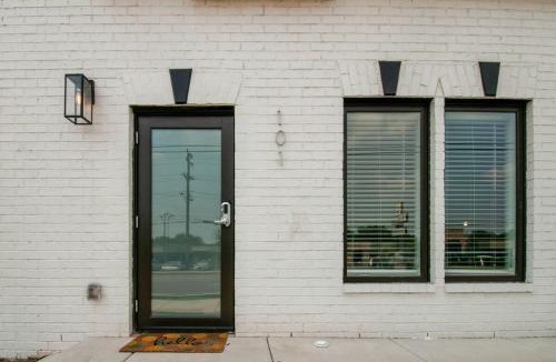 Nashville Apartment | New Nashville Condo with 2 King beds walk to bars