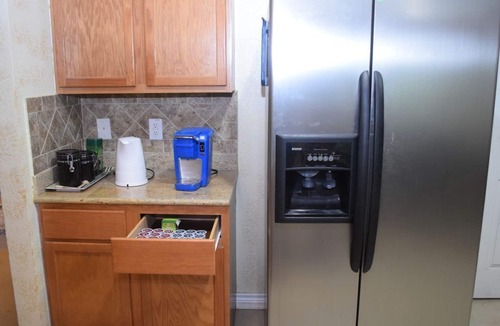 Wetmore House | *NEW YEAR NEW PRICE* *Near UTSA & Six Flags! Perfect Vacation Home! sleeps 10